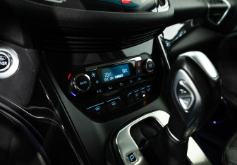 Подержанный автомобиль Ford Kuga 2013 года (18 фото)