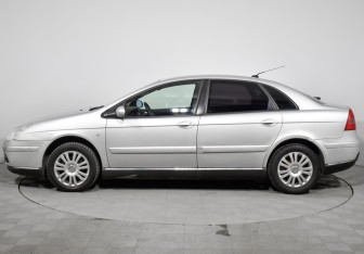 Подержанный автомобиль Citroen C5 Liftback 2006 года (8 фото)