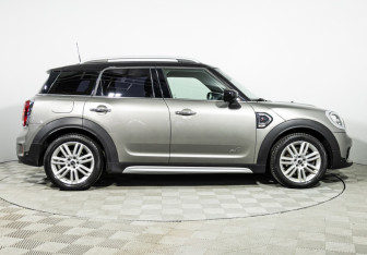 Подержанный автомобиль MINI Countryman 2019 года (4 фото)