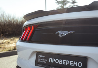 Подержанный автомобиль Ford Mustang Coupe 2020 года (17 фото)