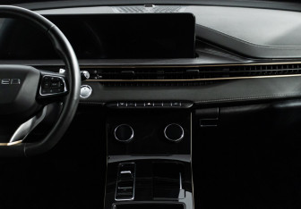 Подержанный автомобиль Exeed LX 2022 года (14 фото)