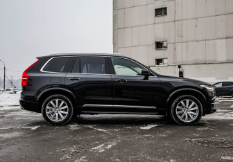 Подержанный автомобиль Volvo XC90 2015 года (5 фото)