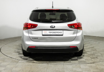 Подержанный автомобиль Kia Ceed Hatchback 2012 года (6 фото)