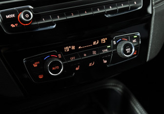 Подержанный автомобиль BMW X2 2018 года (17 фото)