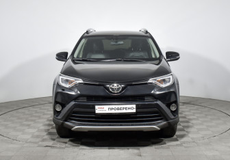 Подержанный автомобиль Toyota RAV4 2016 года (2 фото)