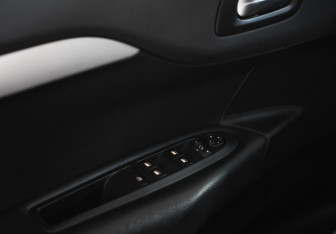 Подержанный автомобиль Citroen C4 Sedan 2013 года (18 фото)