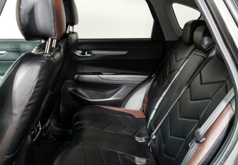 Подержанный автомобиль Mazda CX-5 2018 года (12 фото)
