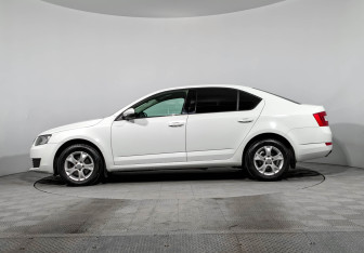 Подержанный автомобиль Skoda Octavia Liftback 2015 года (8 фото)