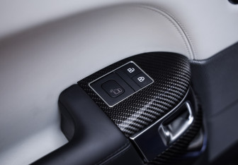 Подержанный автомобиль Land Rover Range Rover Sport 2020 года (26 фото)