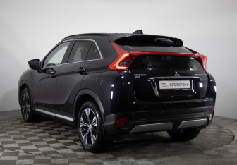 Подержанный автомобиль Mitsubishi Eclipse Cross 2019 года (7 фото)