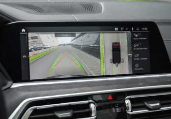 Подержанный автомобиль BMW X5 2021 года (18 фото)