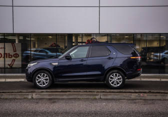 Подержанный автомобиль Land Rover Discovery 2019 года (9 фото)