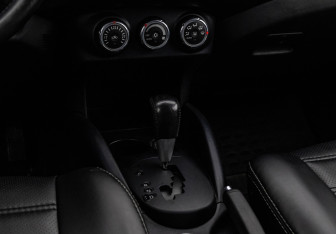 Подержанный автомобиль Mitsubishi Outlander 2011 года (12 фото)