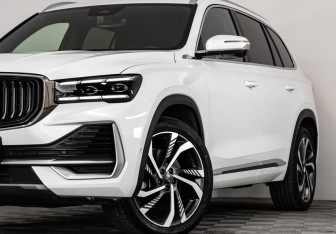 Подержанный автомобиль Geely Monjaro 2024 года (2 фото)