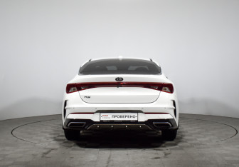 Подержанный автомобиль Kia K5 2020 года (6 фото)