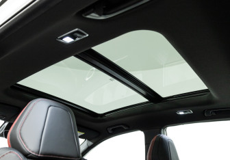 Подержанный автомобиль Geely Coolray 2024 года (15 фото)