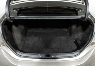 Подержанный автомобиль Toyota Corolla Sedan 2014 года (19 фото)