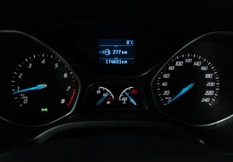 Подержанный автомобиль Ford Focus Hatchback 2013 года (12 фото)