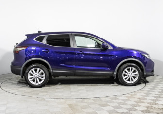 Подержанный автомобиль Nissan Qashqai 2016 года (4 фото)