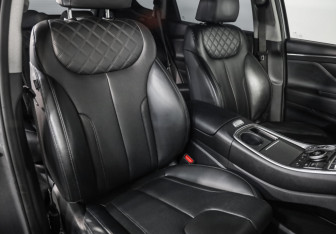 Подержанный автомобиль Hyundai Santa Fe 2020 года (25 фото)
