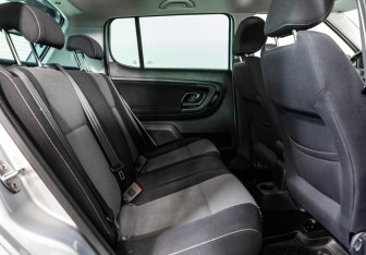 Подержанный автомобиль Skoda Fabia Hatchback 2011 года (14 фото)