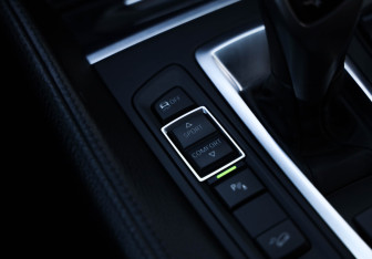 Подержанный автомобиль BMW X6 2015 года (19 фото)