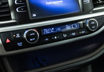 Подержанный автомобиль Toyota Highlander 2014 года (16 фото)