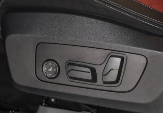 Подержанный автомобиль BMW X1 2024 года (27 фото)