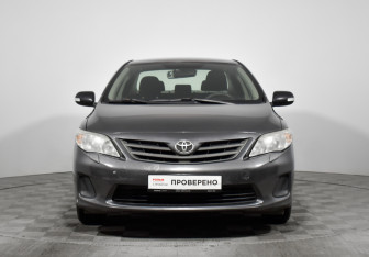 Подержанный автомобиль Toyota Corolla Sedan 2010 года (2 фото)
