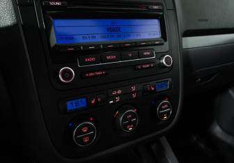 Подержанный автомобиль Volkswagen Jetta Sedan 2009 года (15 фото)