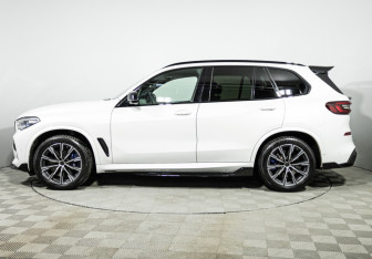 Подержанный автомобиль BMW X5 2020 года (8 фото)