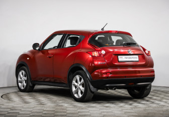 Подержанный автомобиль Nissan Juke 2012 года (7 фото)