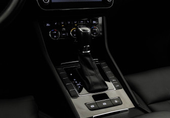 Подержанный автомобиль Skoda Superb Liftback 2019 года (13 фото)