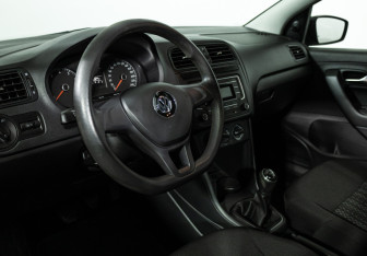 Подержанный автомобиль Volkswagen Polo Sedan 2019 года (11 фото)