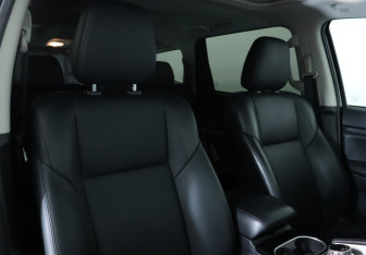 Подержанный автомобиль Mitsubishi Montero Sport 2022 года (12 фото)