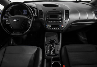 Подержанный автомобиль Kia Cerato Sedan 2018 года (14 фото)