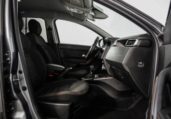 Подержанный автомобиль Renault Duster 2022 года (24 фото)