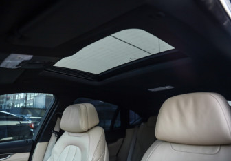 Подержанный автомобиль BMW X6 2017 года (31 фото)