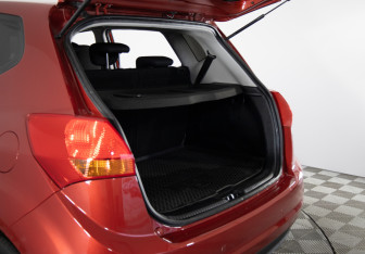 Подержанный автомобиль Kia Venga 2012 года (22 фото)