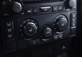 Подержанный автомобиль Land Rover Discovery 2008 года (17 фото)