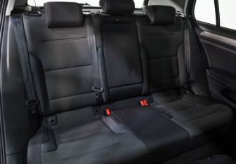 Подержанный автомобиль Volkswagen Golf Hatchback 2015 года (20 фото)