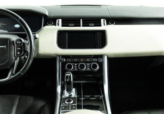 Подержанный автомобиль Land Rover Range Rover Sport 2015 года (14 фото)