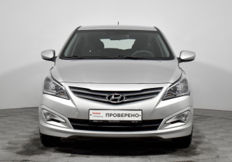 Подержанный автомобиль Hyundai Solaris Hatchback 2015 года (2 фото)