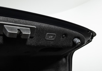 Подержанный автомобиль Jaguar XF Sedan 2017 года (22 фото)