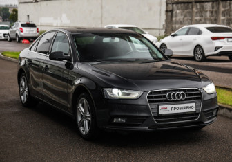 Подержанный автомобиль Audi A4 Sedan 2013 года (5 фото)