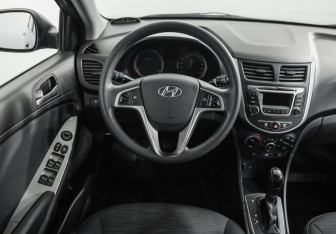Подержанный автомобиль Hyundai Solaris Sedan 2016 года (17 фото)