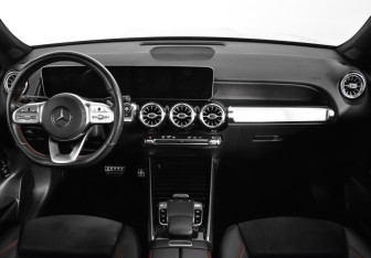 Подержанный автомобиль Mercedes-Benz GLB 2020 года (13 фото)