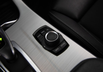 Подержанный автомобиль BMW X3 2015 года (15 фото)
