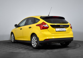 Подержанный автомобиль Ford Focus Hatchback 2012 года (7 фото)