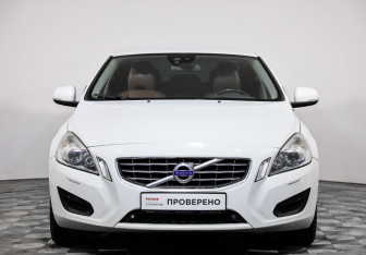 Подержанный автомобиль Volvo S60 2011 года (2 фото)